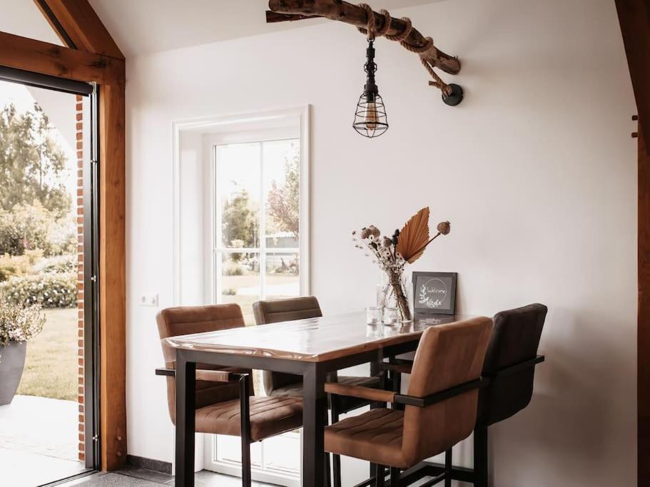 -Nieuw- Luxe & Sfeervol Vakantiehuis ทอเลิน ภายนอก รูปภาพ
